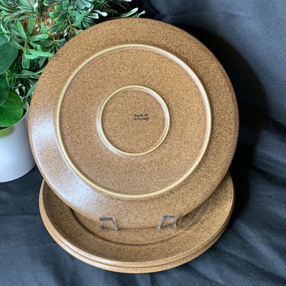 Set of 3 speckled 10” stoneware dishes / dinner plates made in England - Picture 5 of 8